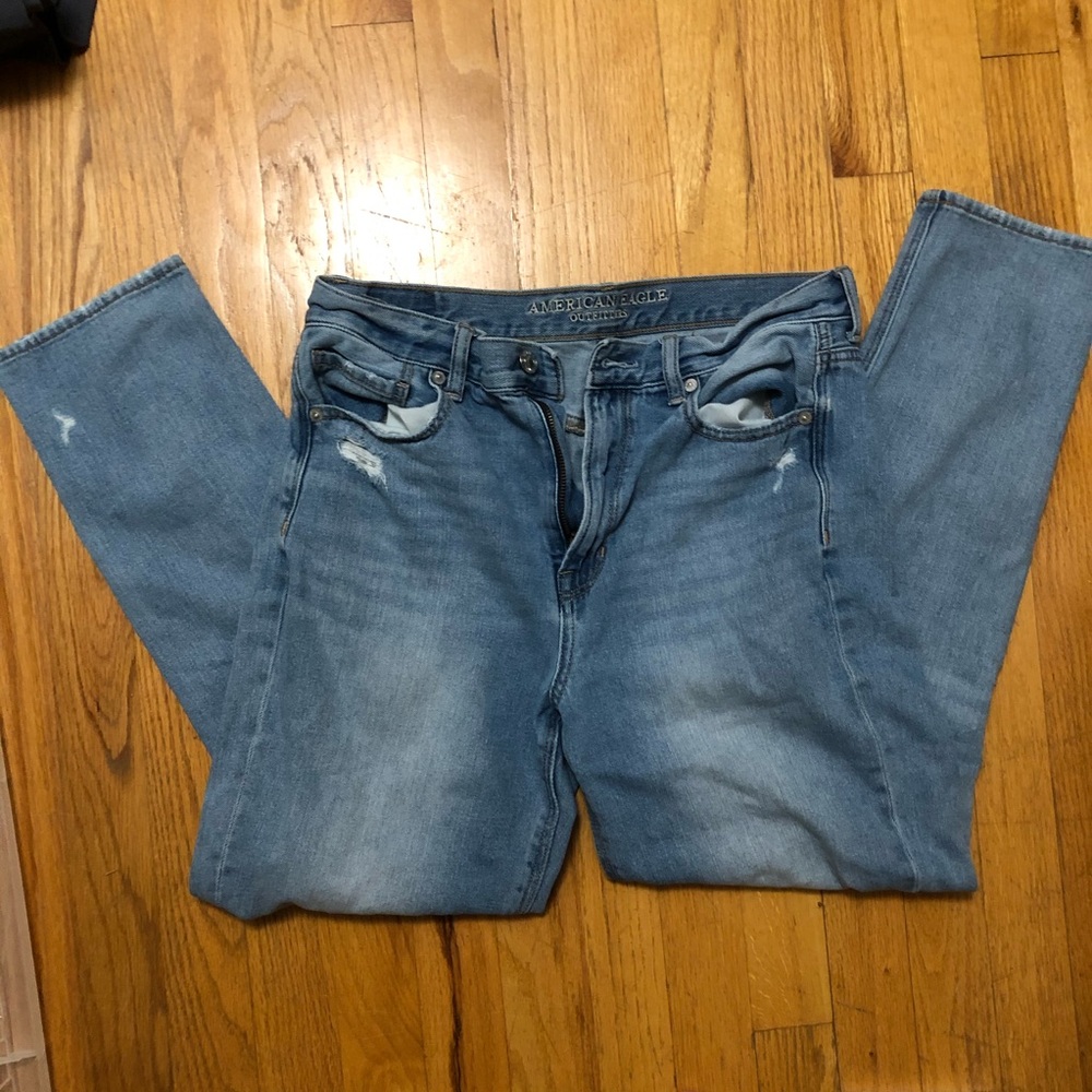 SOLD women’s high waisted AE mom jeans!